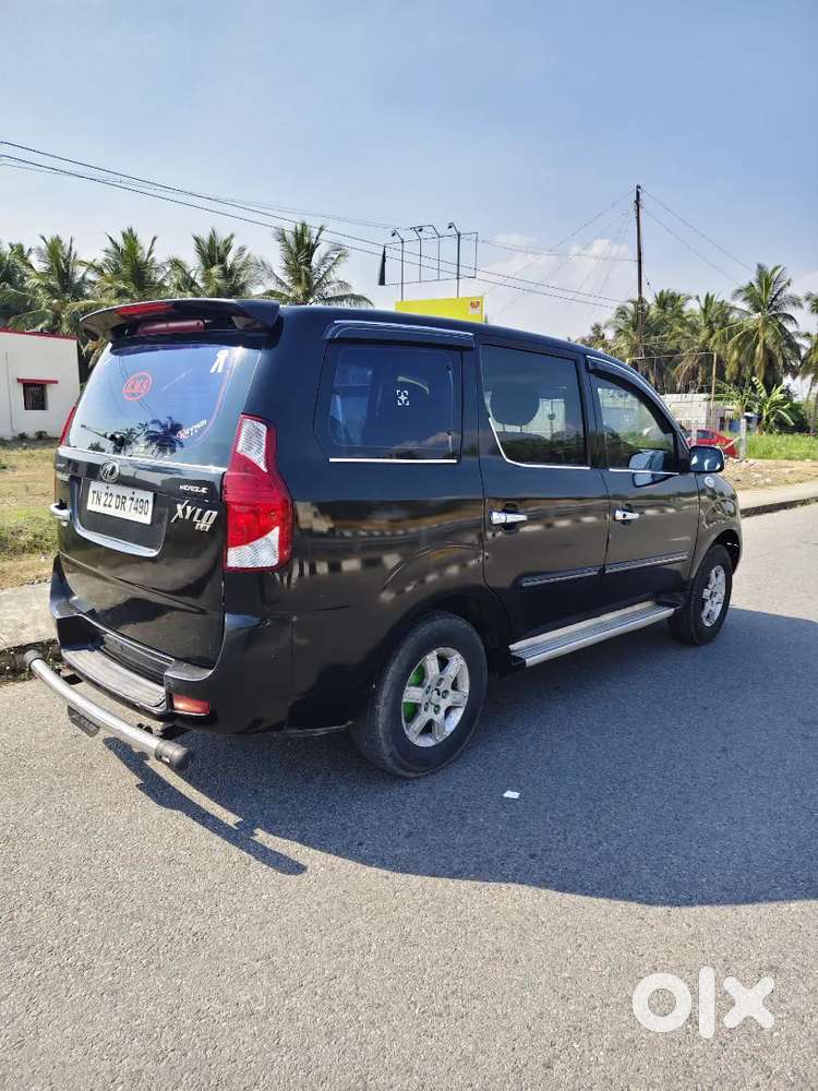 Mahindra Xylo 2011
