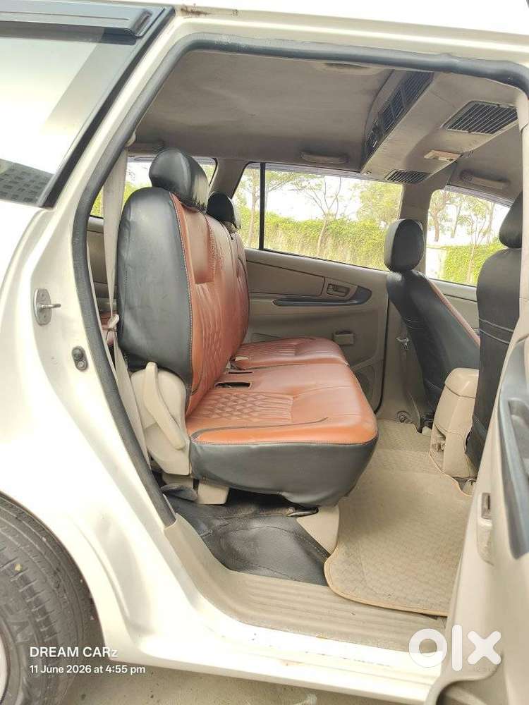 Toyota Innova [2013-2016] 2.5 G2 8 Str, 2014, Diesel