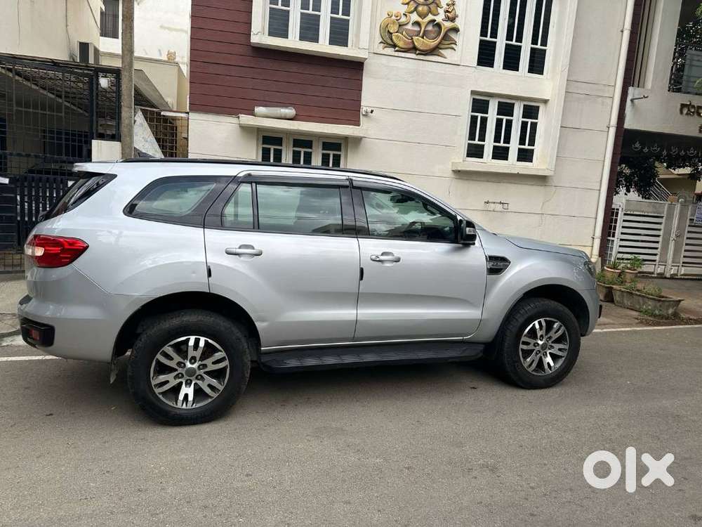 Ford Endeavour 2016