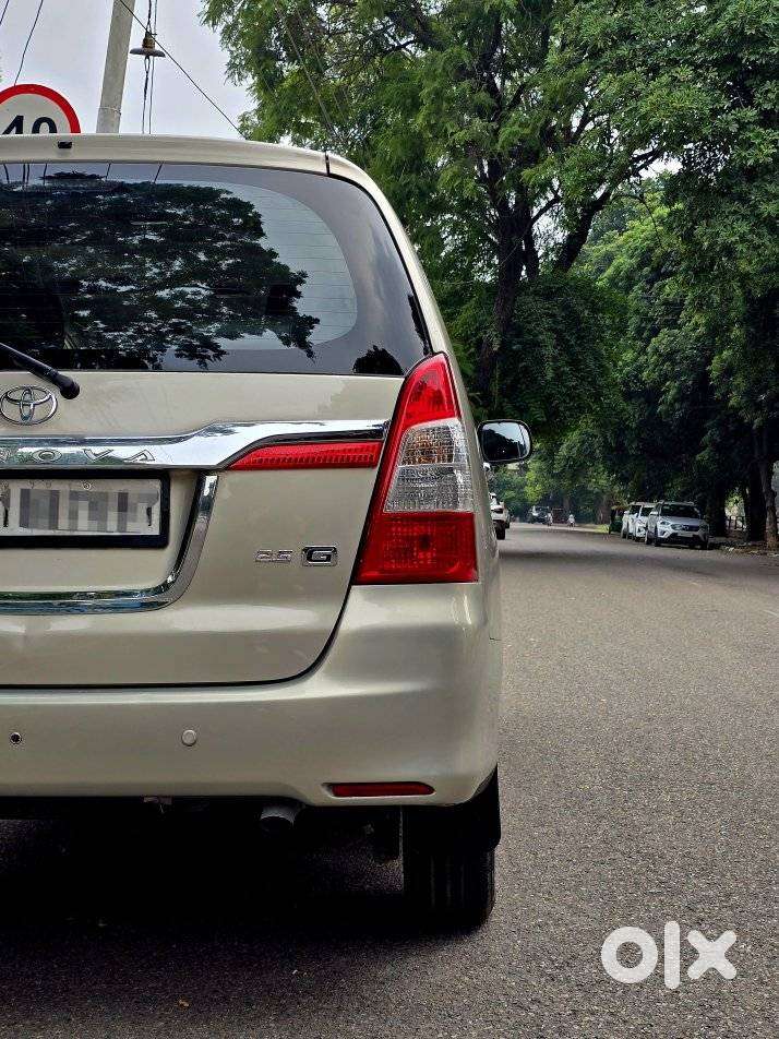 Toyota Innova 2.5 G (diesel) 7 Seater Bs Iv, 2015, Diesel