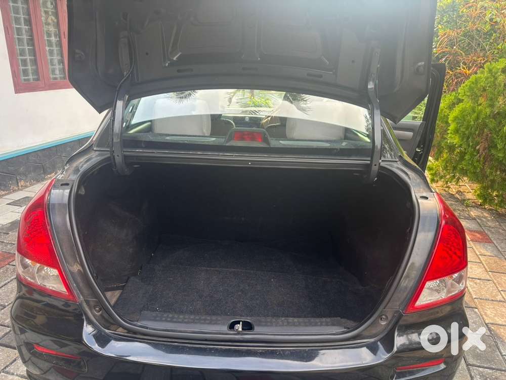 Maruti Suzuki Swift Dzire 2010