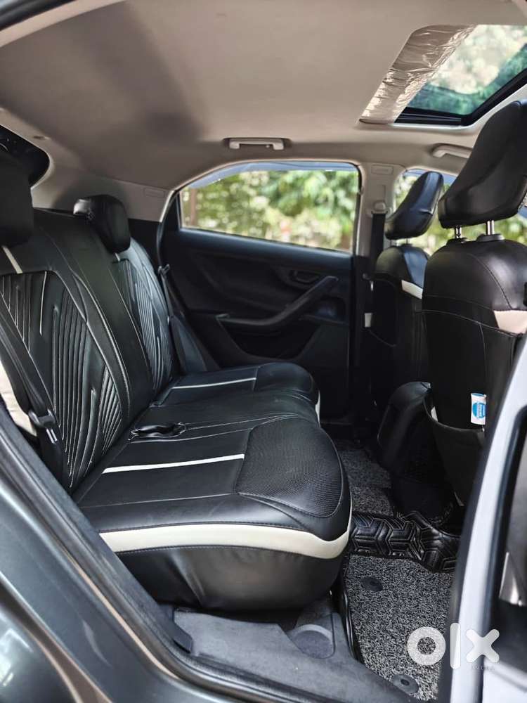 Tata Nexon Smart Plus1.2 Revotron Petrol 5 Mt, 2024, Petrol