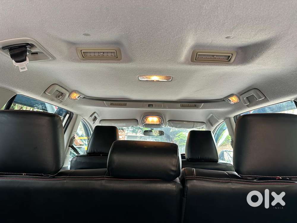 Toyota Innova Crysta 2.4 V, 2016, Diesel