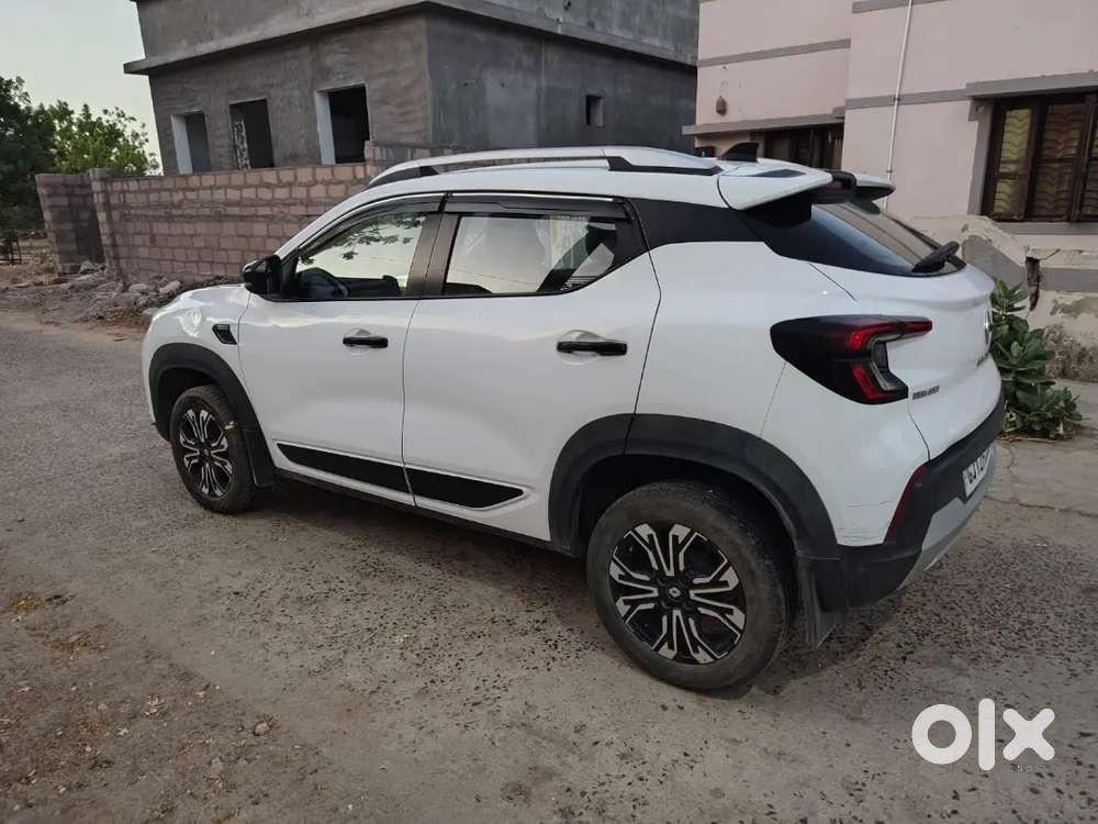 Renault Kiger Rxz Amt 2023 Petrol Dual Tone