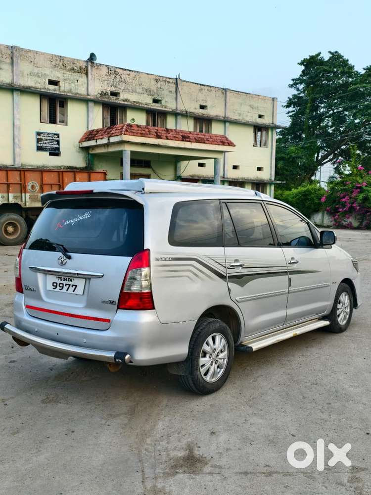 Toyota Innova 2010 Diesel 8seat