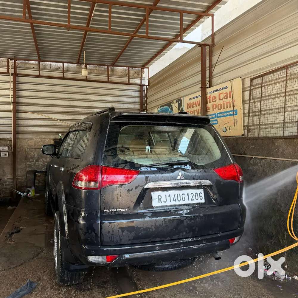 Mitsubishi Pajero Sport 2015 Diesel Well Maintained