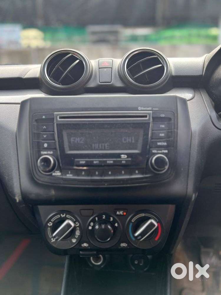 Maruti Suzuki Swift Vxi 1.2 Abs Bs-iv, 2018, Petrol
