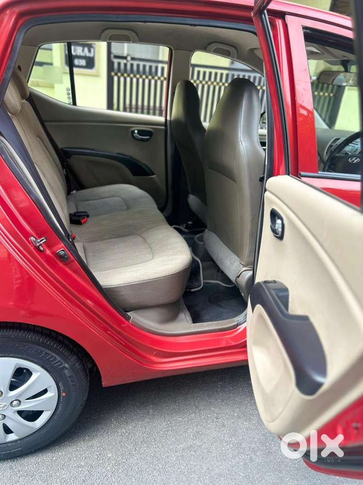 Hyundai I10 Sportz At, 2013, Petrol