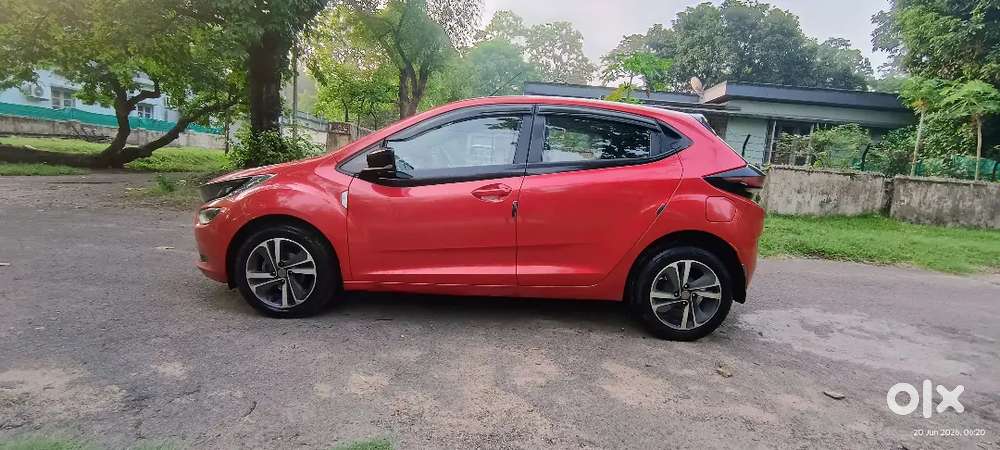 Tata Altroz 1.5 Diesel  Red Color 72000kms Driven