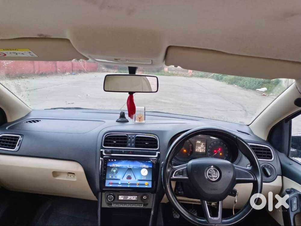 Skoda Rapid 1.0 Turbo  Single Hand Use