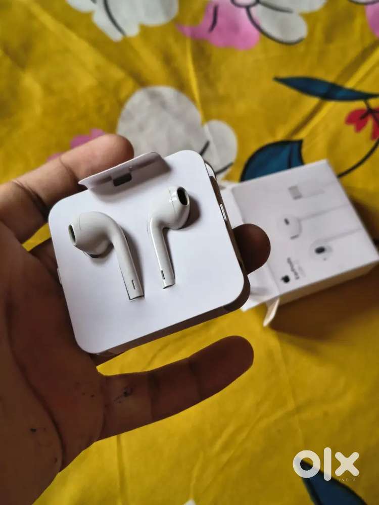 Apple type c earpods