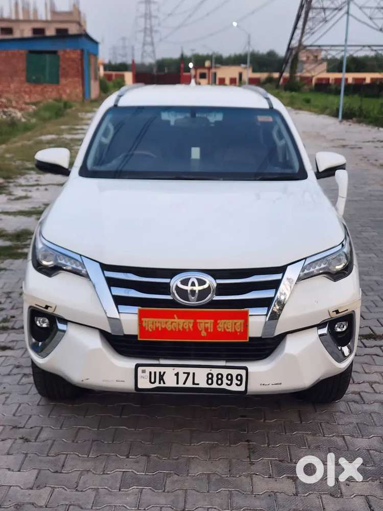 Toyota Fortuner 4/4
Full Insurance 
Dono Chabi 
Cruise Control