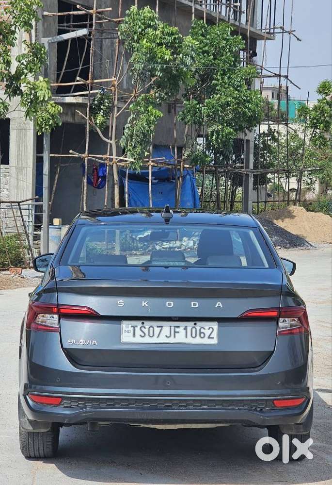 Skoda Slavia Ambition 1.0l Tsi At, 2022, Petrol