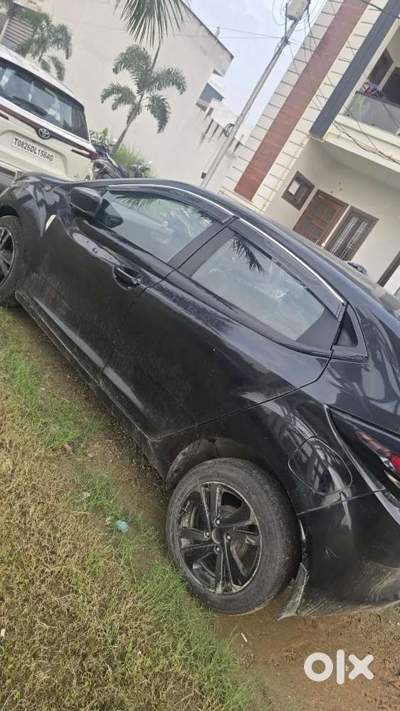Tata Altroz 2023 Petrol Well Maintained