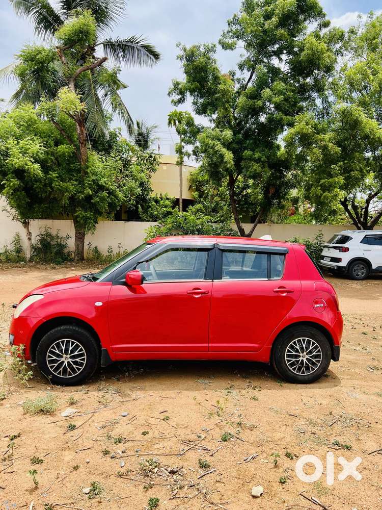 Maruti Suzuki Swift Zxi Bsiii, 2006, Petrol
