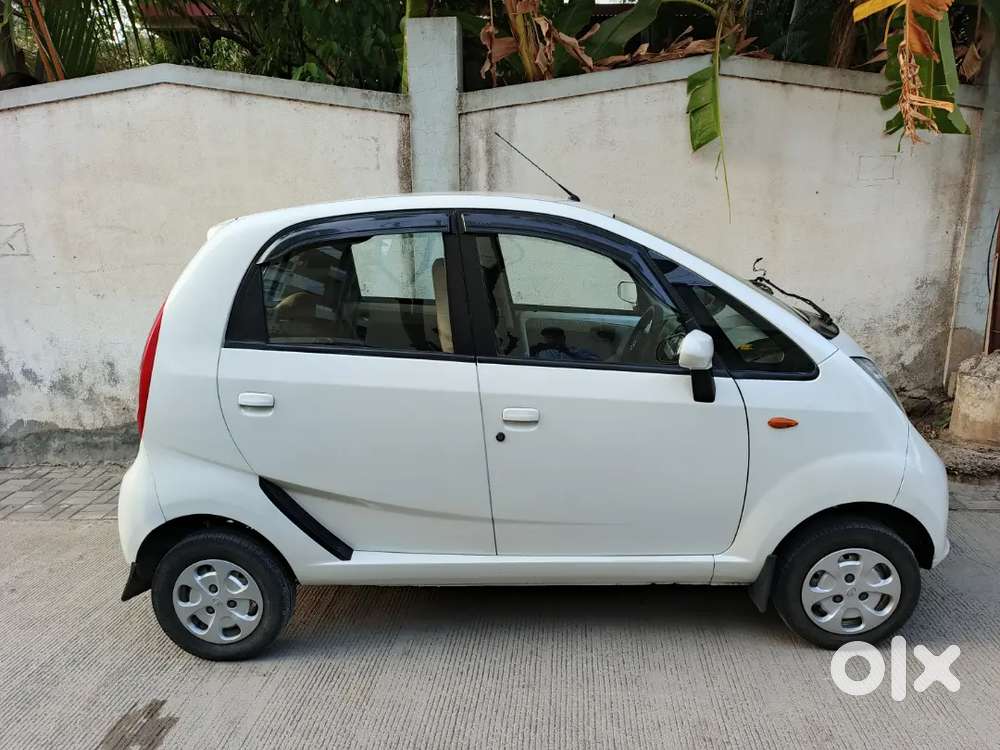 Pune Traffic King: Tata Nano Genx Xta (automatic)  Top Condition