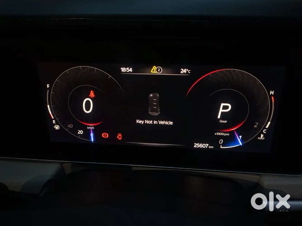 Mahindra Xuv700 Petrol 2025 First Owner