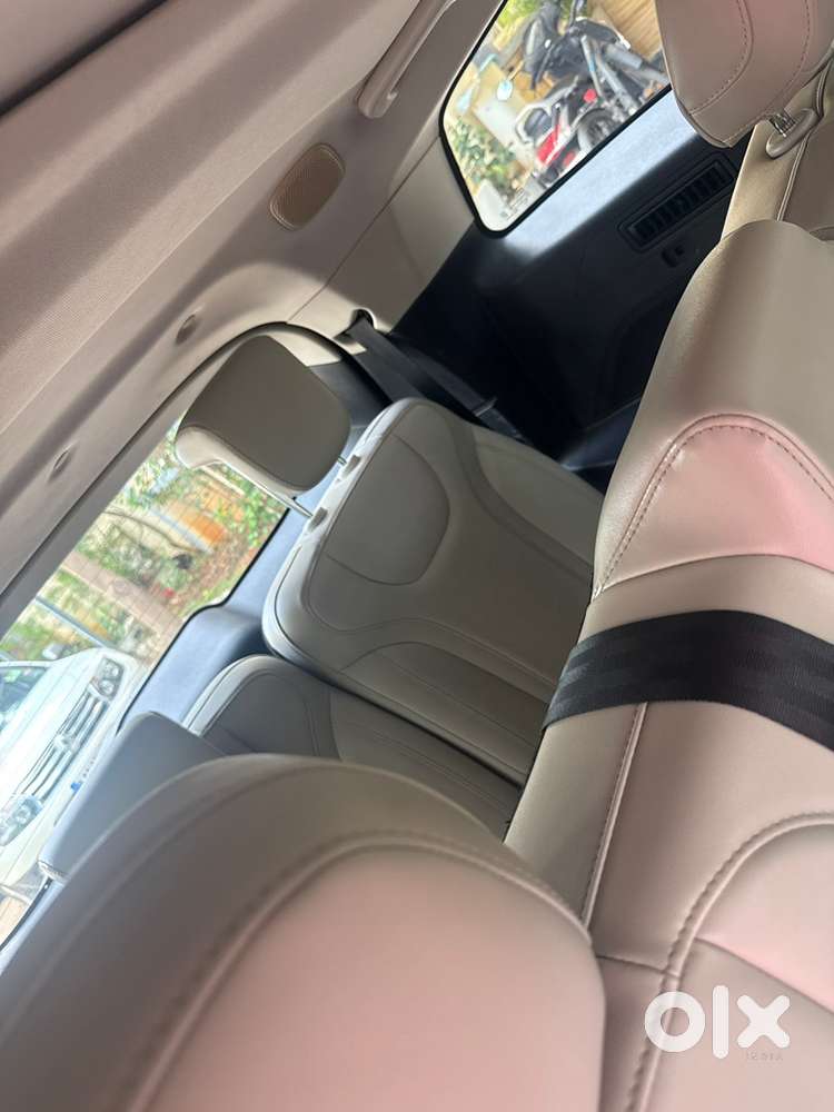 Mahindra Xuv700 2022 Petrol Automatic