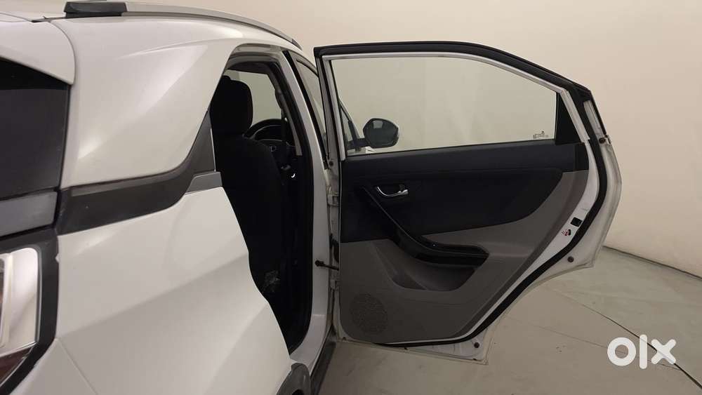 Tata Nexon 1.2 Revotron Xz, 2018, Petrol