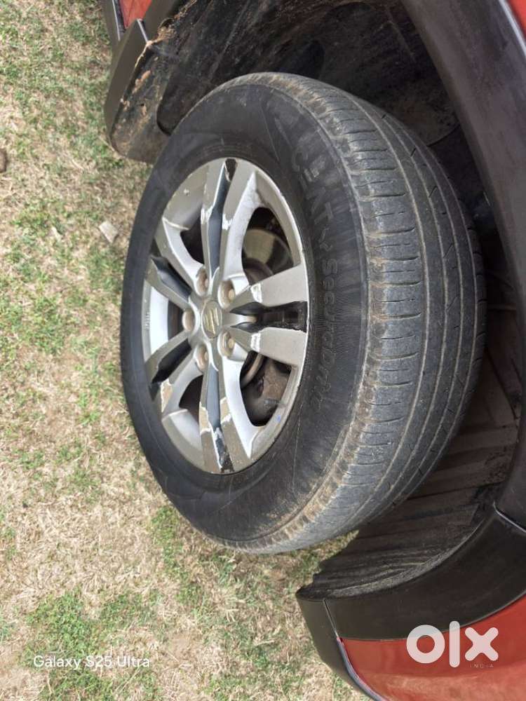 Maruti Suzuki Brezza Zdi+ Dual Tone, 2016, Diesel