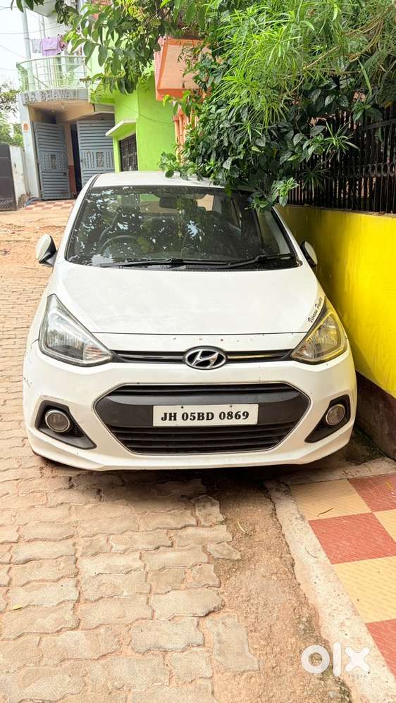 Hyundai Xcent Petrol 2015