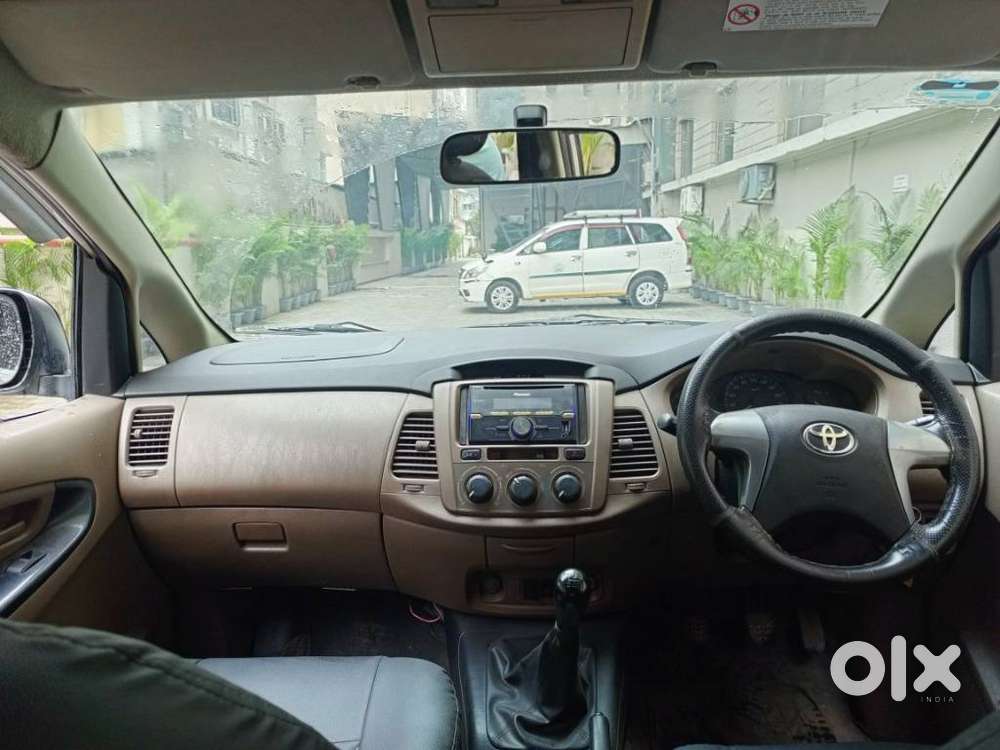 Toyota Innova 2.5 G (diesel) 8 Seater Bs Iv, 2015, Diesel