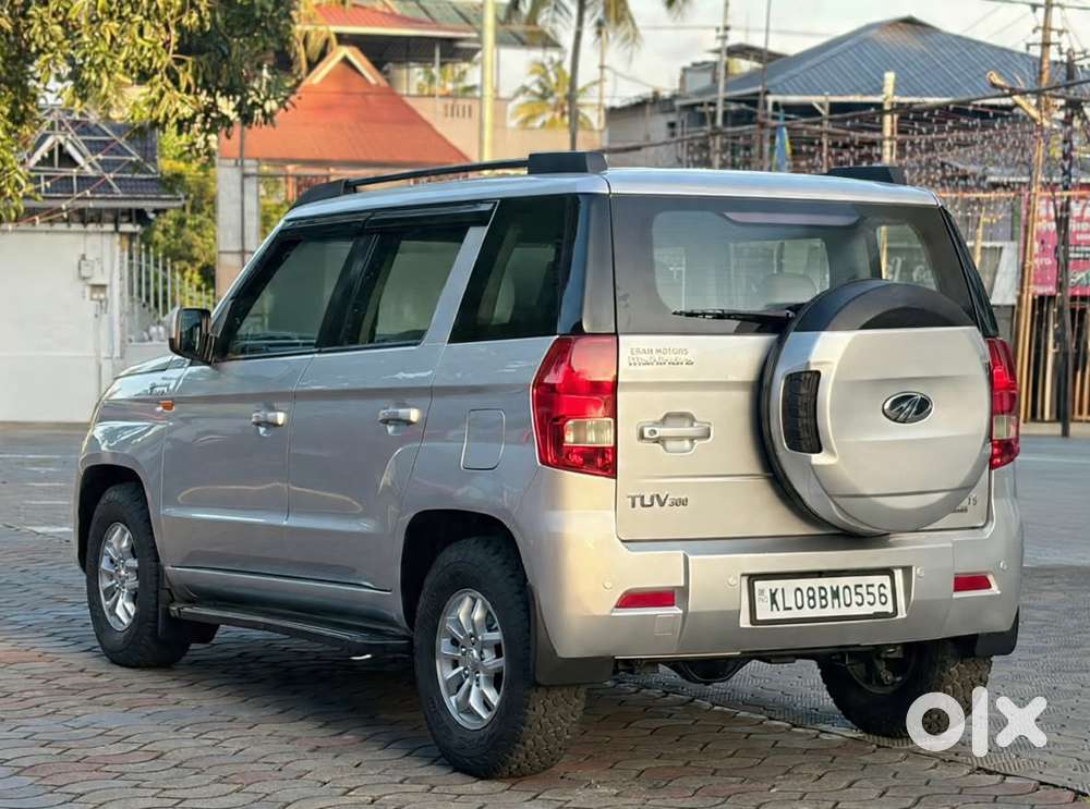 Mahindra Tuv 300 T8 Amt (automatic), 2017, Diesel