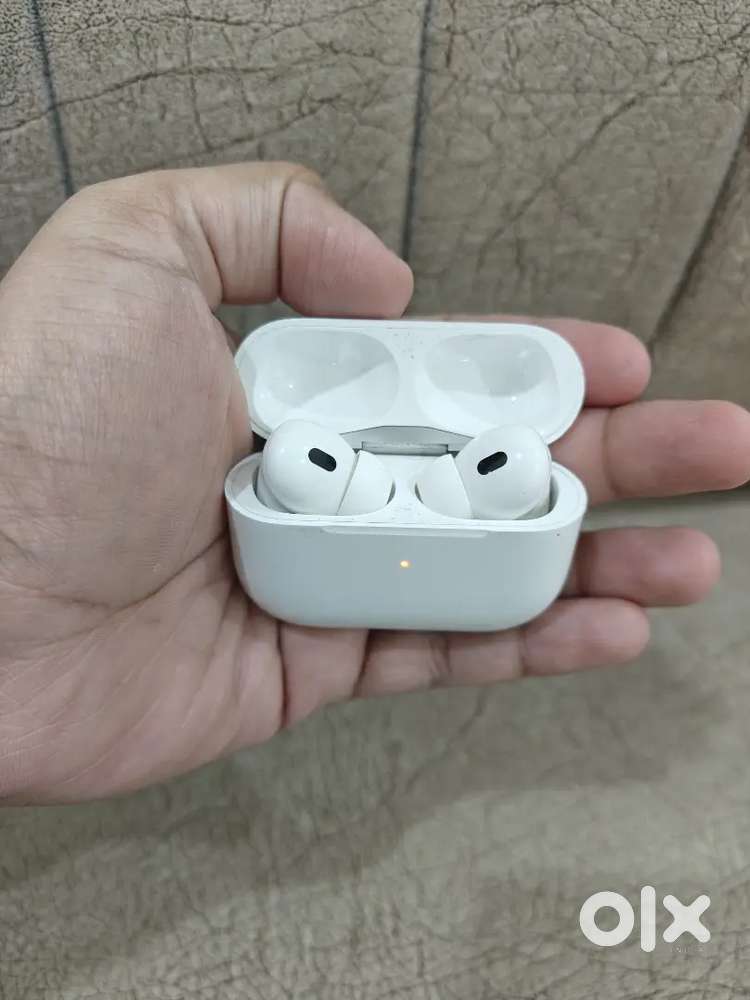 Apple AirPods Pro (2nd Gen) - Excellent Condition