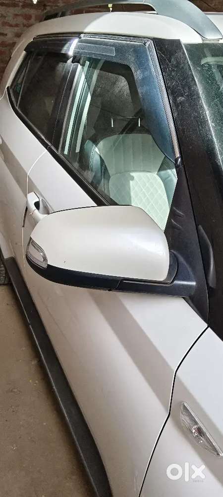 Hyundai Venue E Plus 2024 Petrol 6800 Km Driven With Sunroof