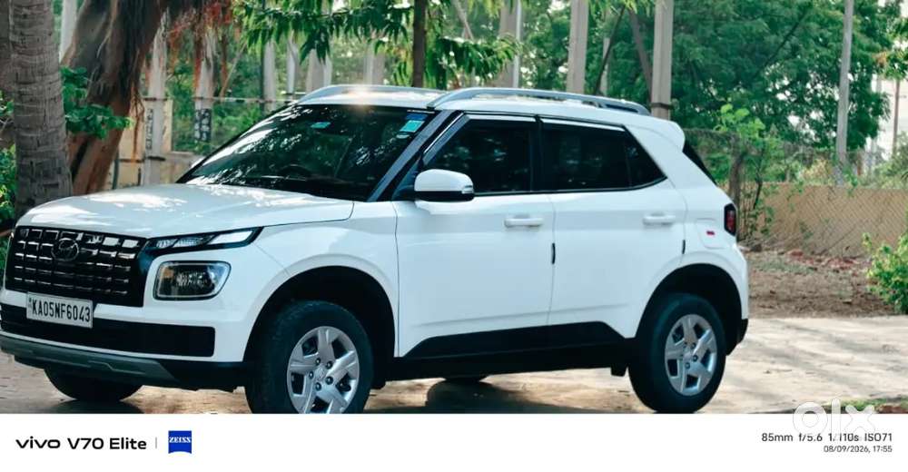 Hyundai Venue 2022 Petrol 19000 Km Driven