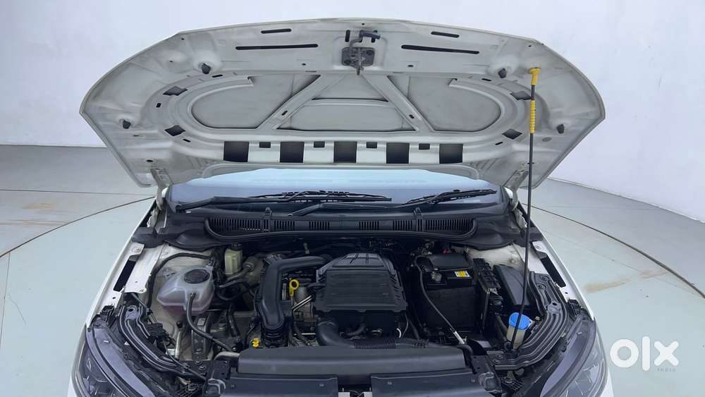 Skoda Slavia Style 1.0l Tsi At, 2022, Petrol