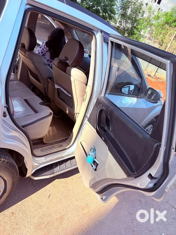 Mahindra Xuv500 2016 Diesel 137718 Km Driven