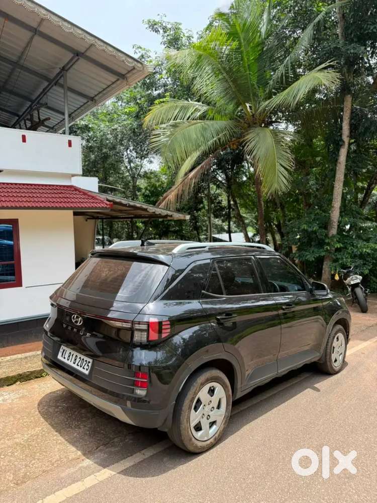 Hyundai Venue 2023 Petrol 40000 Km Driven #venue