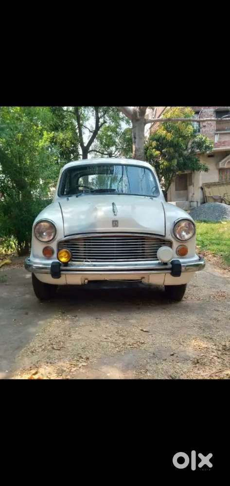 Ambassador Ambassador 1996 Petrol 33660 Km Driven