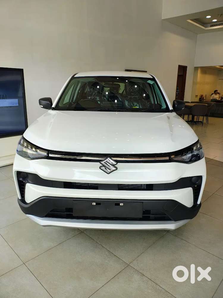 Victoris Lxi Cng White New Showroom Car 0 Km