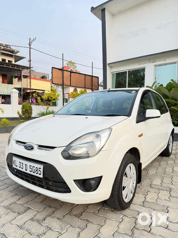 Ford Figo, 2012, Petrol