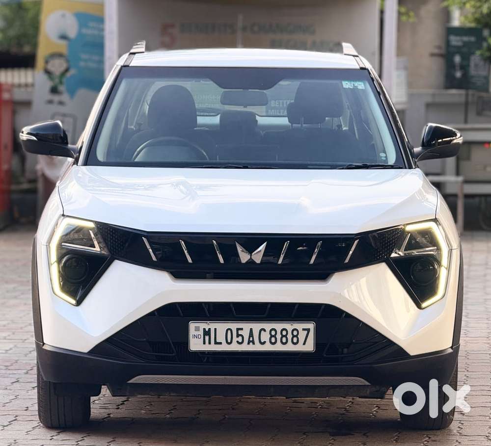 Mahindra Xuv 3xo Ax5 Pm Mt, 2024, Petrol