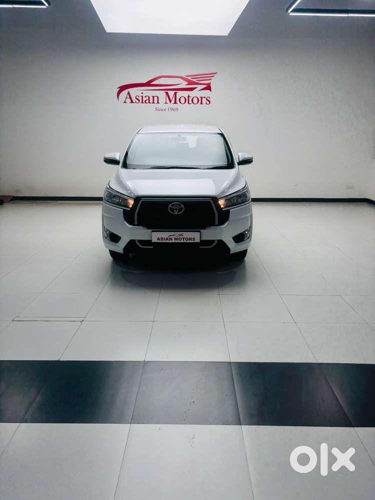 Toyota Innova Crysta 2.4 G Mt 8s, 2023, Diesel