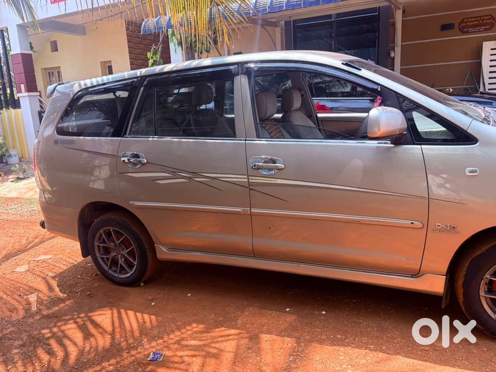 Toyota Innova Diesel 7 2011