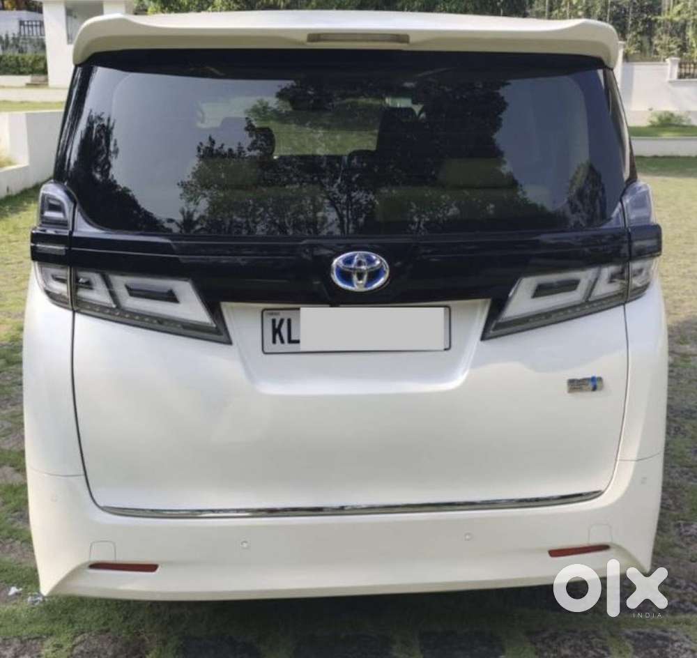 Toyota Vellfire 2.5 Executive Lounge, 2021, Petrol