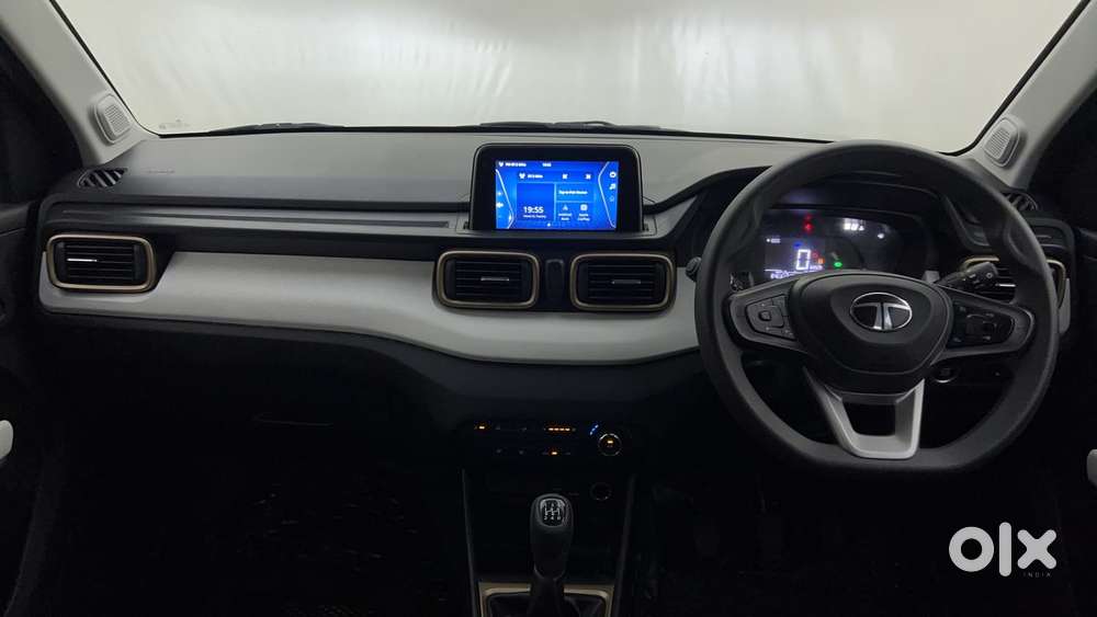 Tata Punch Accomplished Dazzle Mt Sunroof, 2024, Petrol