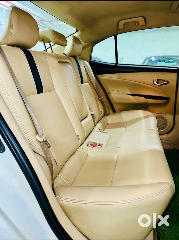 Toyota Yaris V Cvt, 2020, Petrol