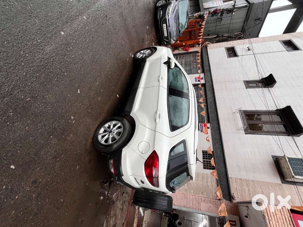 Ford Ecosport Titanium Petrol+cng