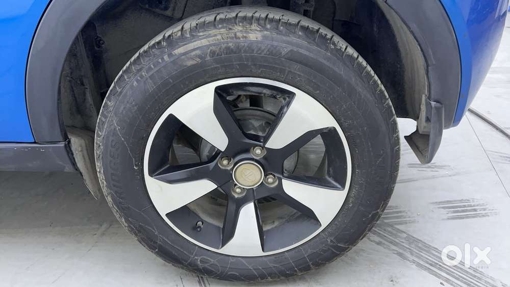 Tata Nexon 1.2 Revotron Xz Plus Dual Tone, 2018, Petrol