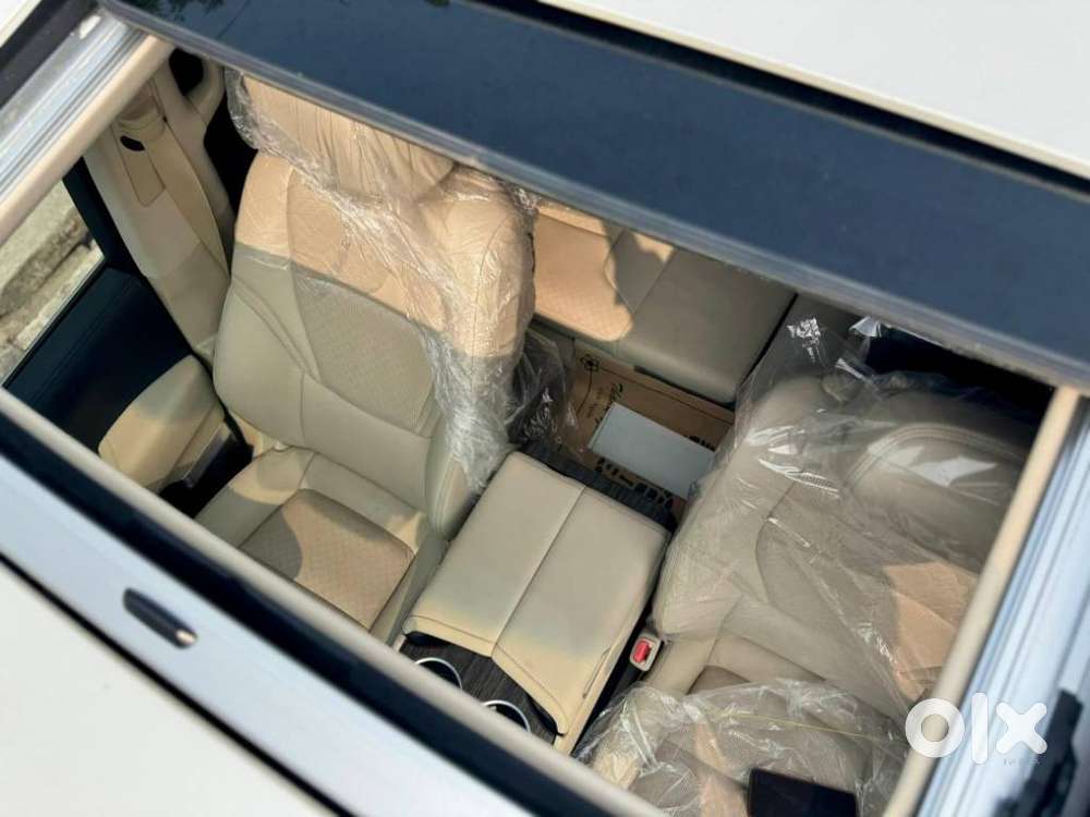 Toyota Land Cruiser Zx Petrol, 2025, Petrol