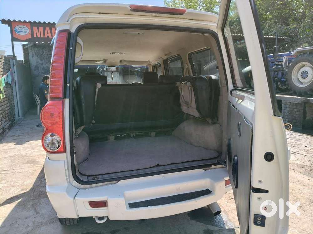 Mahindra Diesel Car 2011