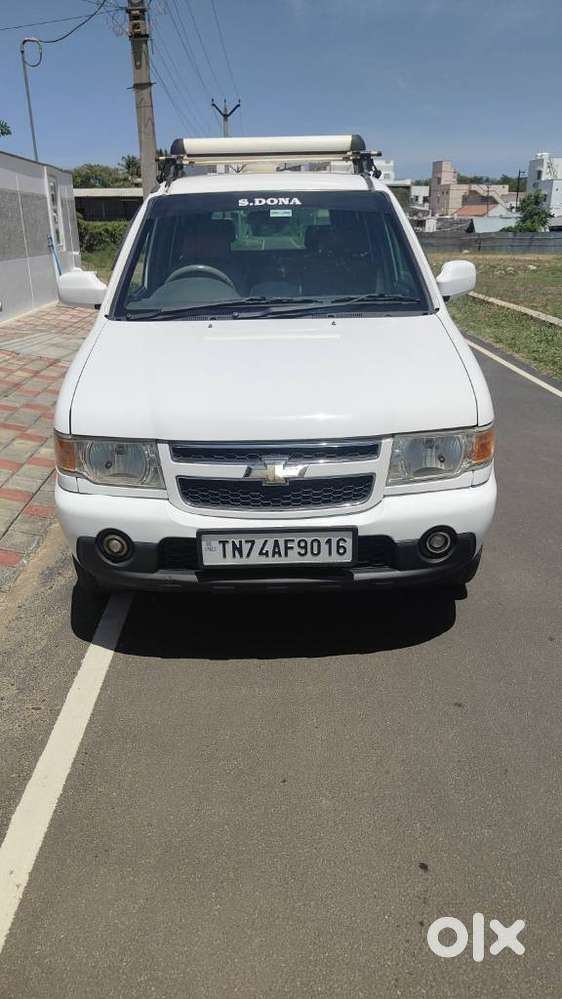 Chevrolet Tavera Neo 3 Ls 10 Seats Bsiv, 2014, Diesel