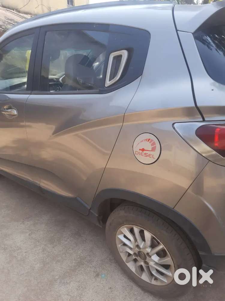 Mahindra Kuv100 Nxt 2017 Diesel 70000 Km Driven