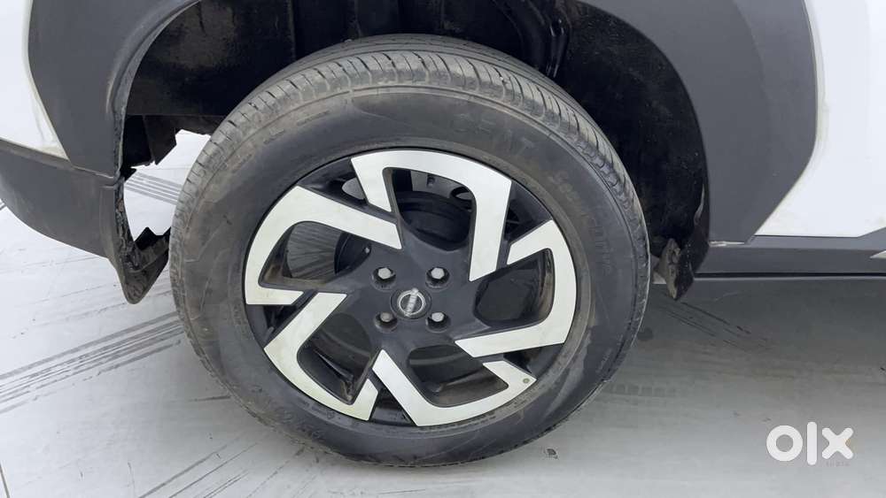 Nissan Magnite 1.0 Xv Premium Turbo Cvt (o), 2022, Petrol