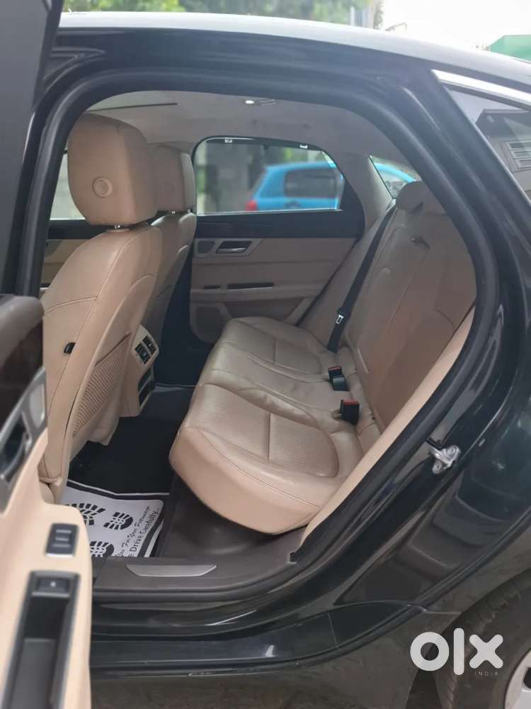 Jaguar Xf, 2020, Petrol